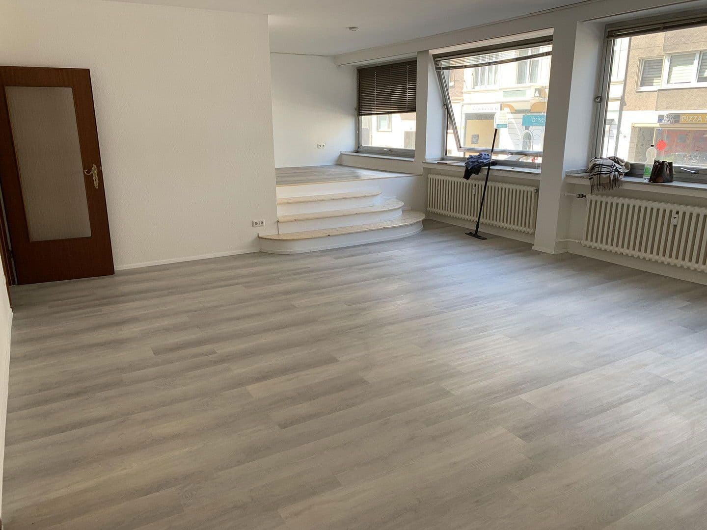 Pronájem bytu 1+kk 60 m², Schloßstraße 69, Düsseldorf, Severní Porýní-Vestfálsko Pronájem bytu 1+kk 60 m², Schloßstraße 69, Düsseldorf, Severní Porýní-Vestfálsko