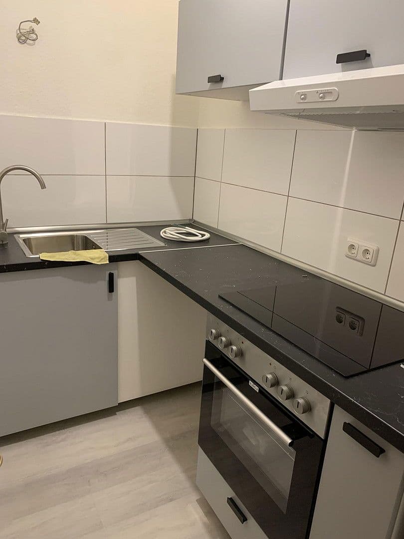 Pronájem bytu 1+kk 60 m², Schloßstraße 69, Düsseldorf, Severní Porýní-Vestfálsko Pronájem bytu 1+kk 60 m², Schloßstraße 69, Düsseldorf, Severní Porýní-Vestfálsko