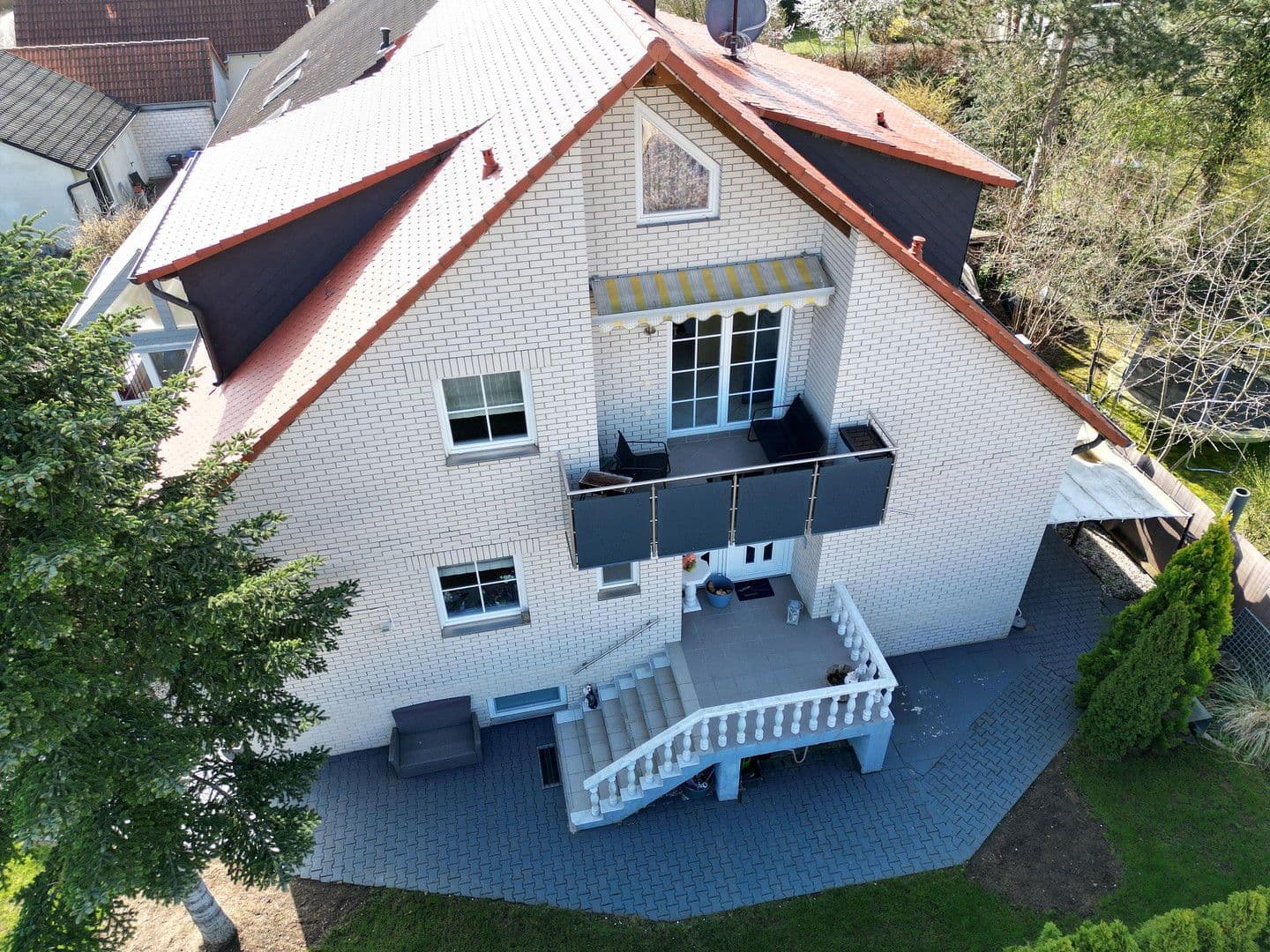 Prodej domu 287 m², pozemek 560 m², Kitzingen, Bavorsko Prodej domu 287 m², pozemek 560 m², Kitzingen, Bavorsko