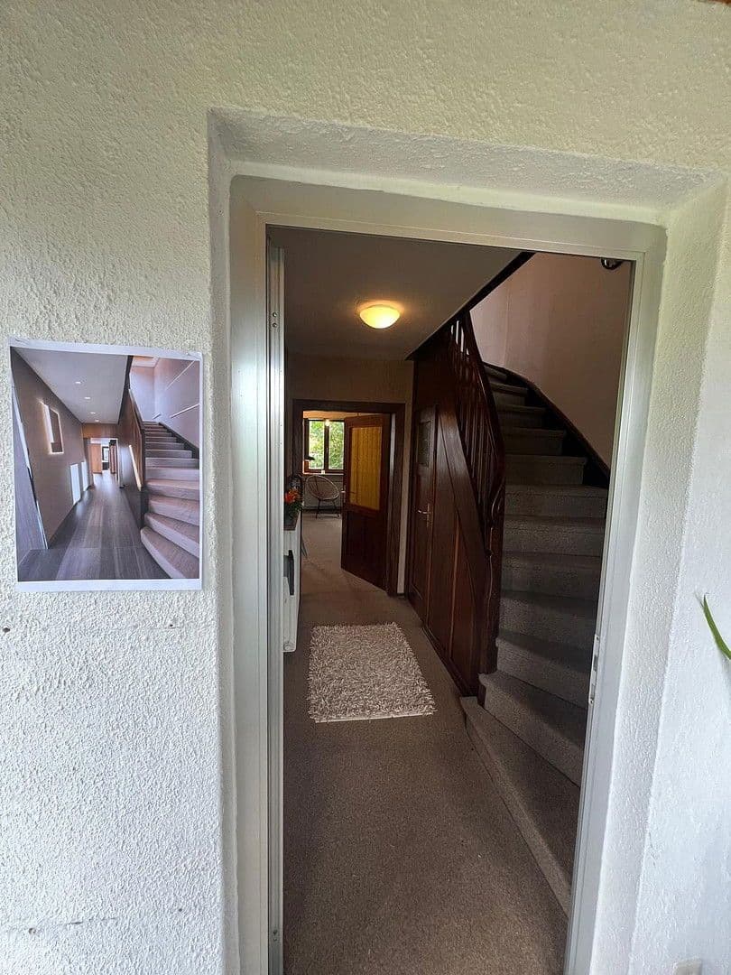 Prodej domu 178 m², pozemek 363 m², Rosbach v. d. Höhe, Hessen Prodej domu 178 m², pozemek 363 m², Rosbach v. d. Höhe, Hessen