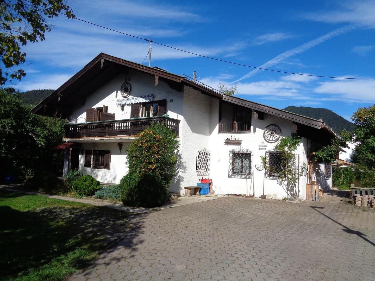 Prodej domu 225 m², pozemek 747 m², Fürstenstraße 40, Rottach-Egern, Bavorsko Prodej domu 225 m², pozemek 747 m², Fürstenstraße 40, Rottach-Egern, Bavorsko