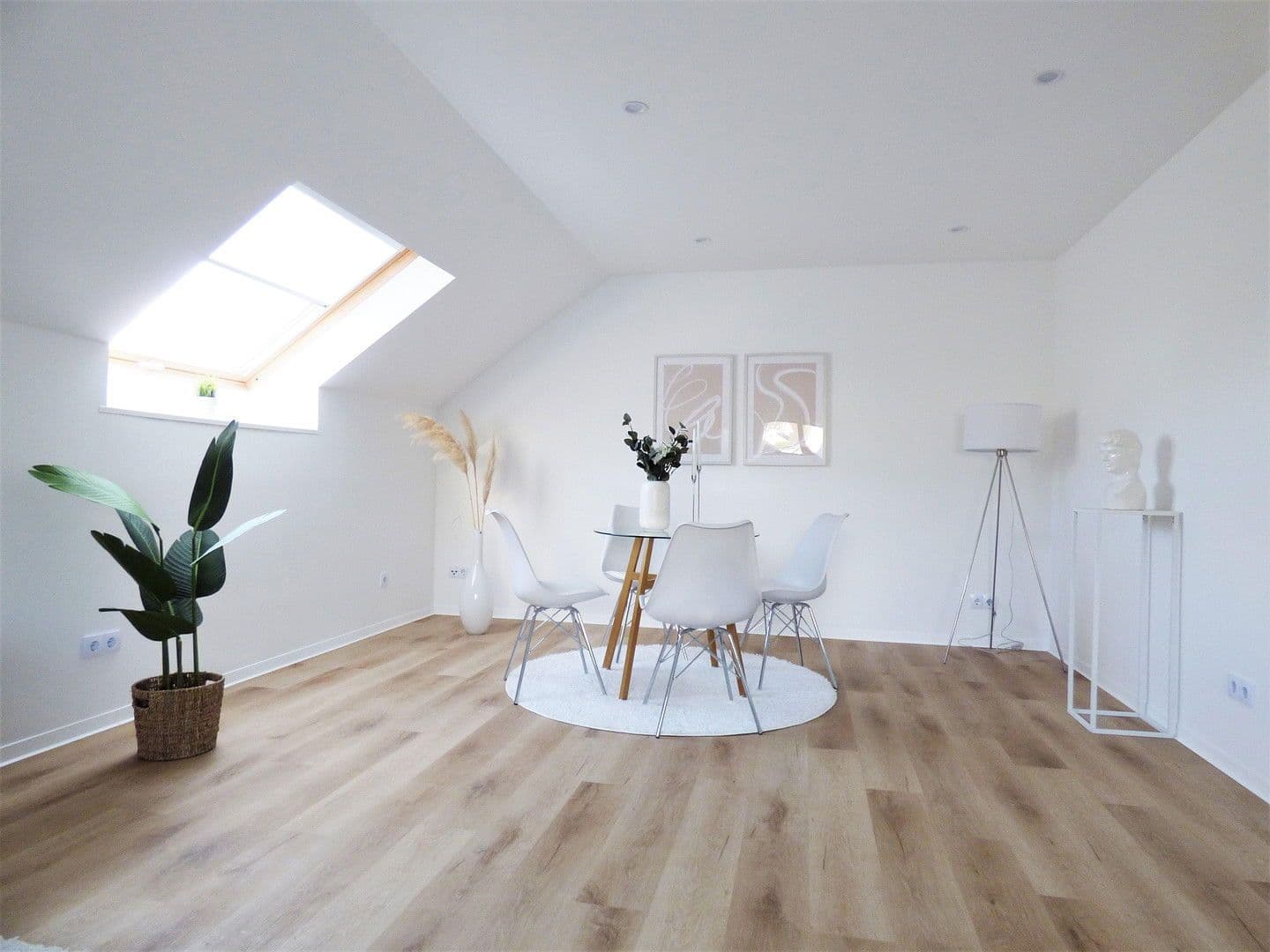 Prodej bytu 2+1 49 m², Ingolstadt Haunwöhr, Bavorsko Prodej bytu 2+1 49 m², Ingolstadt Haunwöhr, Bavorsko