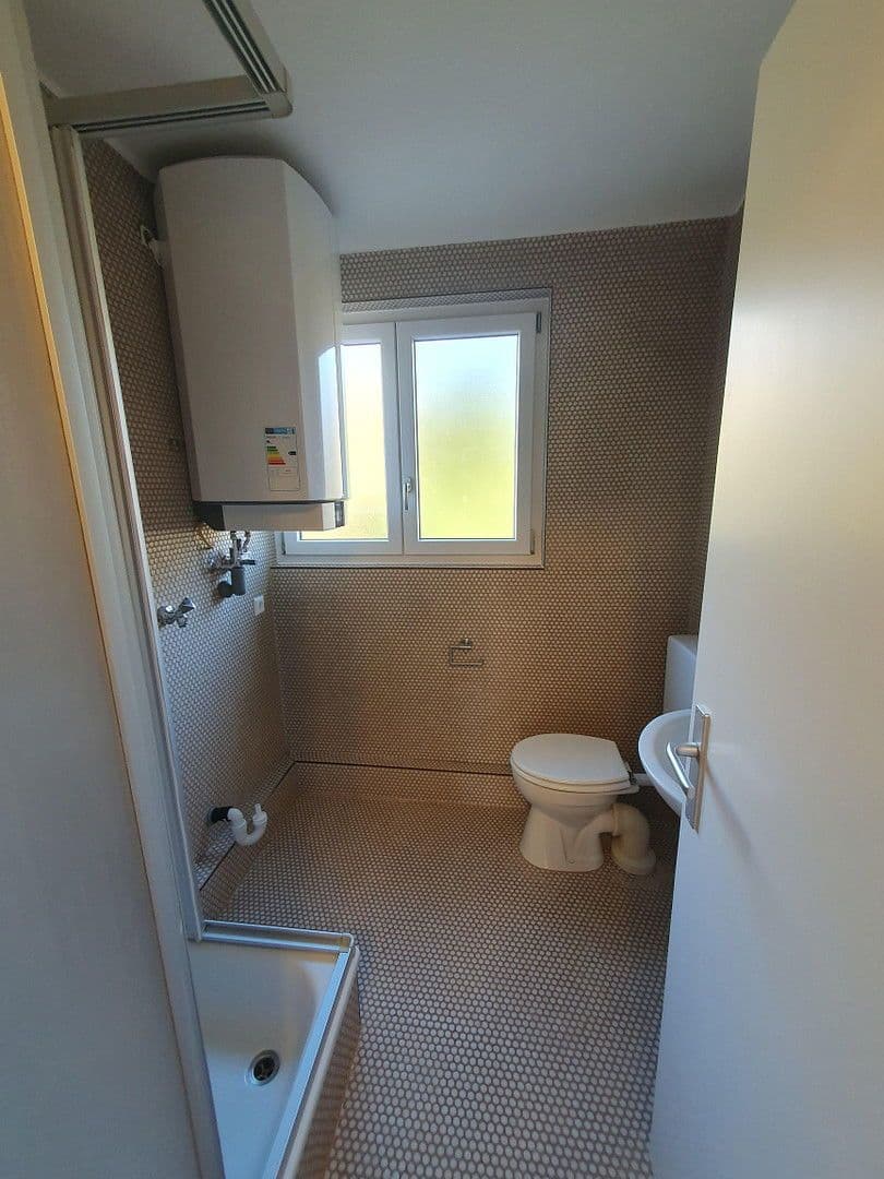 Pronájem bytu 3+1 69 m², Krummenackerstraße 71, Esslingen am Neckar, Bádensko-Württembersko Pronájem bytu 3+1 69 m², Krummenackerstraße 71, Esslingen am Neckar, Bádensko-Württembersko