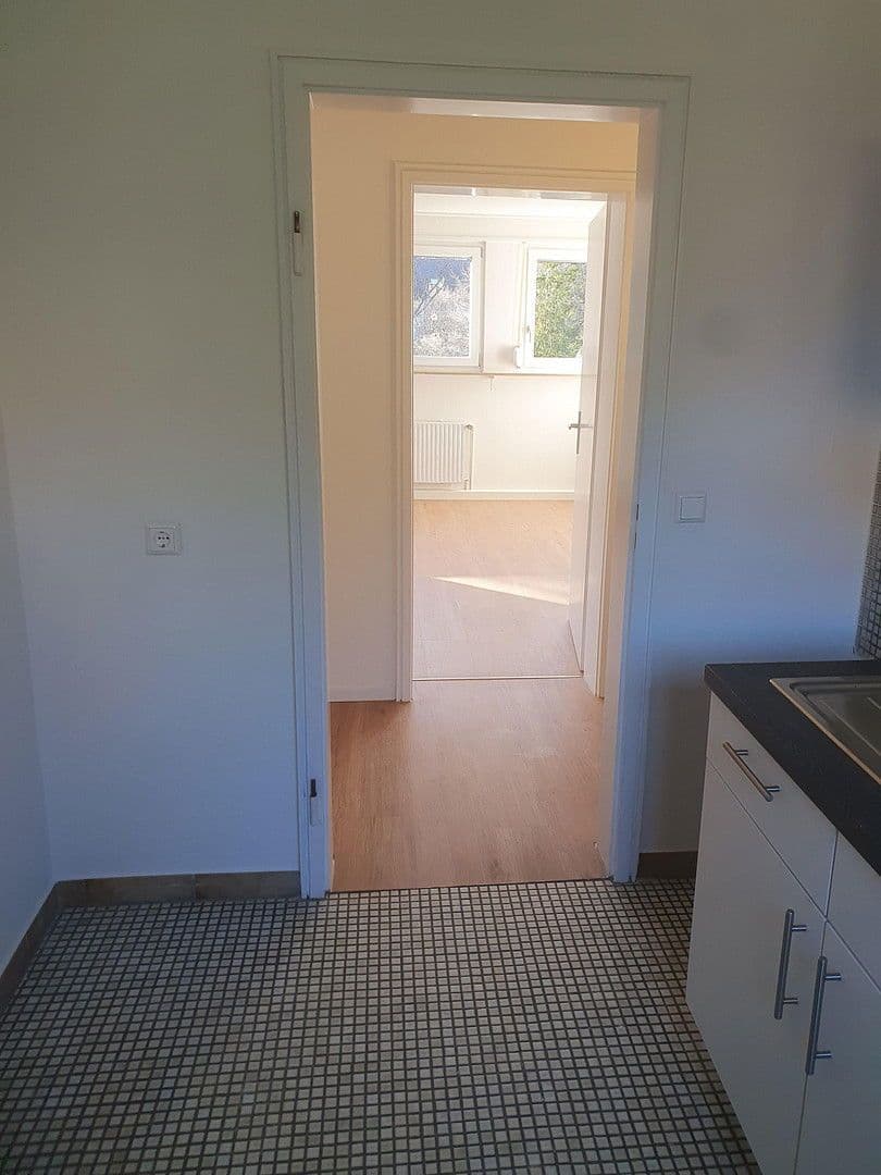 Pronájem bytu 3+1 69 m², Krummenackerstraße 71, Esslingen am Neckar, Bádensko-Württembersko Pronájem bytu 3+1 69 m², Krummenackerstraße 71, Esslingen am Neckar, Bádensko-Württembersko