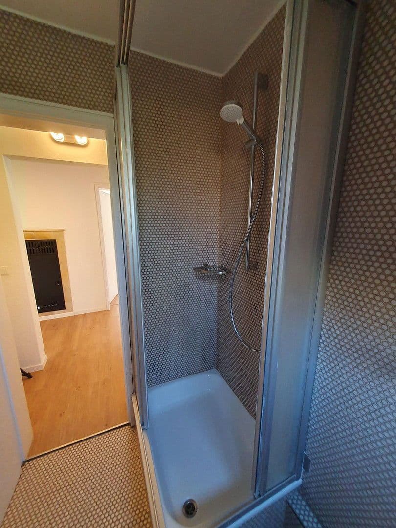 Pronájem bytu 3+1 69 m², Krummenackerstraße 71, Esslingen am Neckar, Bádensko-Württembersko Pronájem bytu 3+1 69 m², Krummenackerstraße 71, Esslingen am Neckar, Bádensko-Württembersko