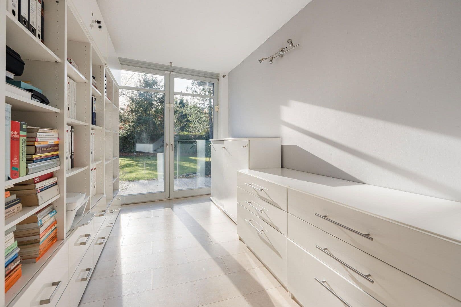 Prodej domu 270 m², pozemek 1.252 m², An den Birken 23 A, Jesteburg, Dolní Sasko Prodej domu 270 m², pozemek 1.252 m², An den Birken 23 A, Jesteburg, Dolní Sasko