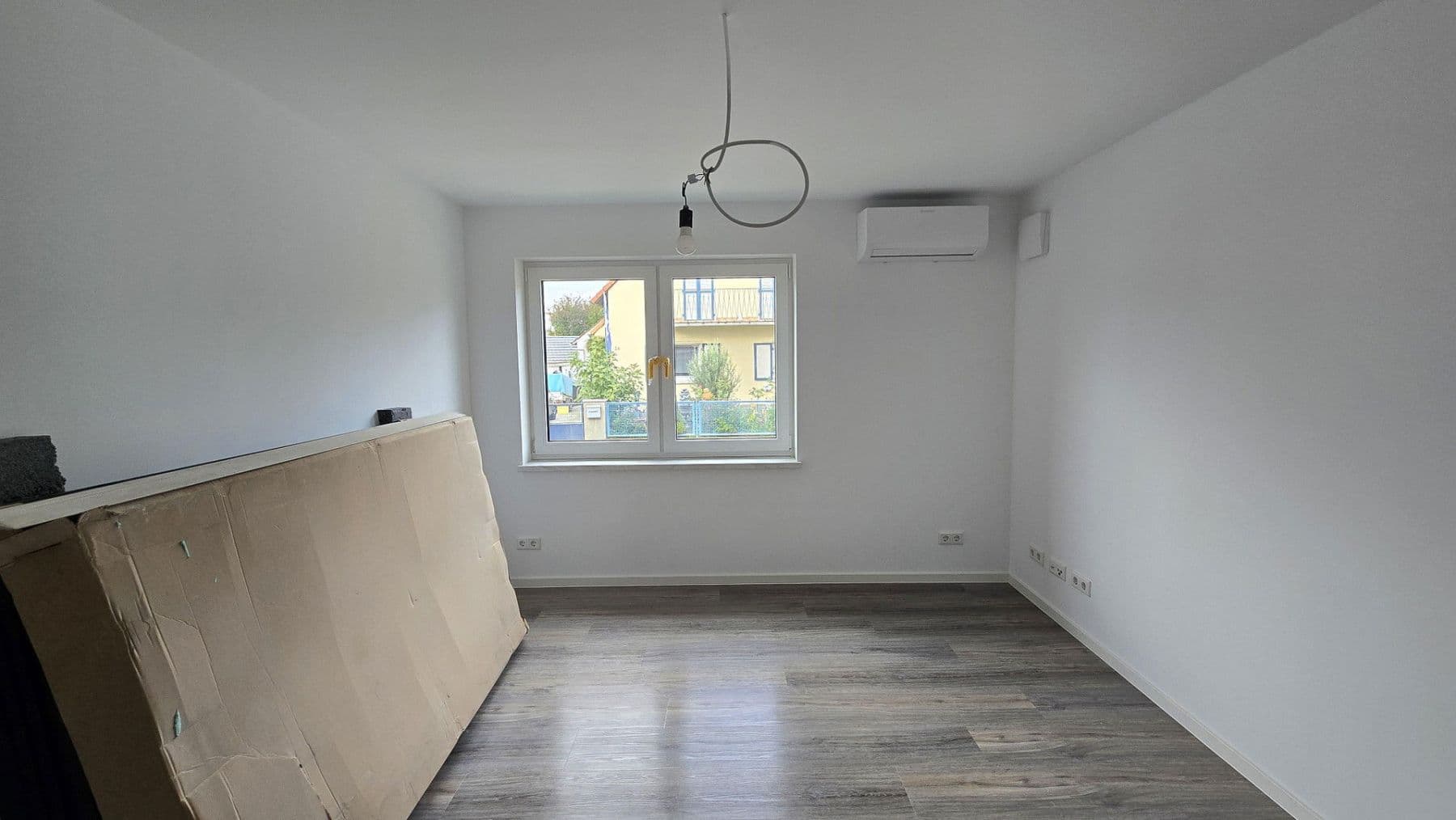 Pronájem bytu 3+kk 80 m², Römerberg, Porýní-Falc Pronájem bytu 3+kk 80 m², Römerberg, Porýní-Falc