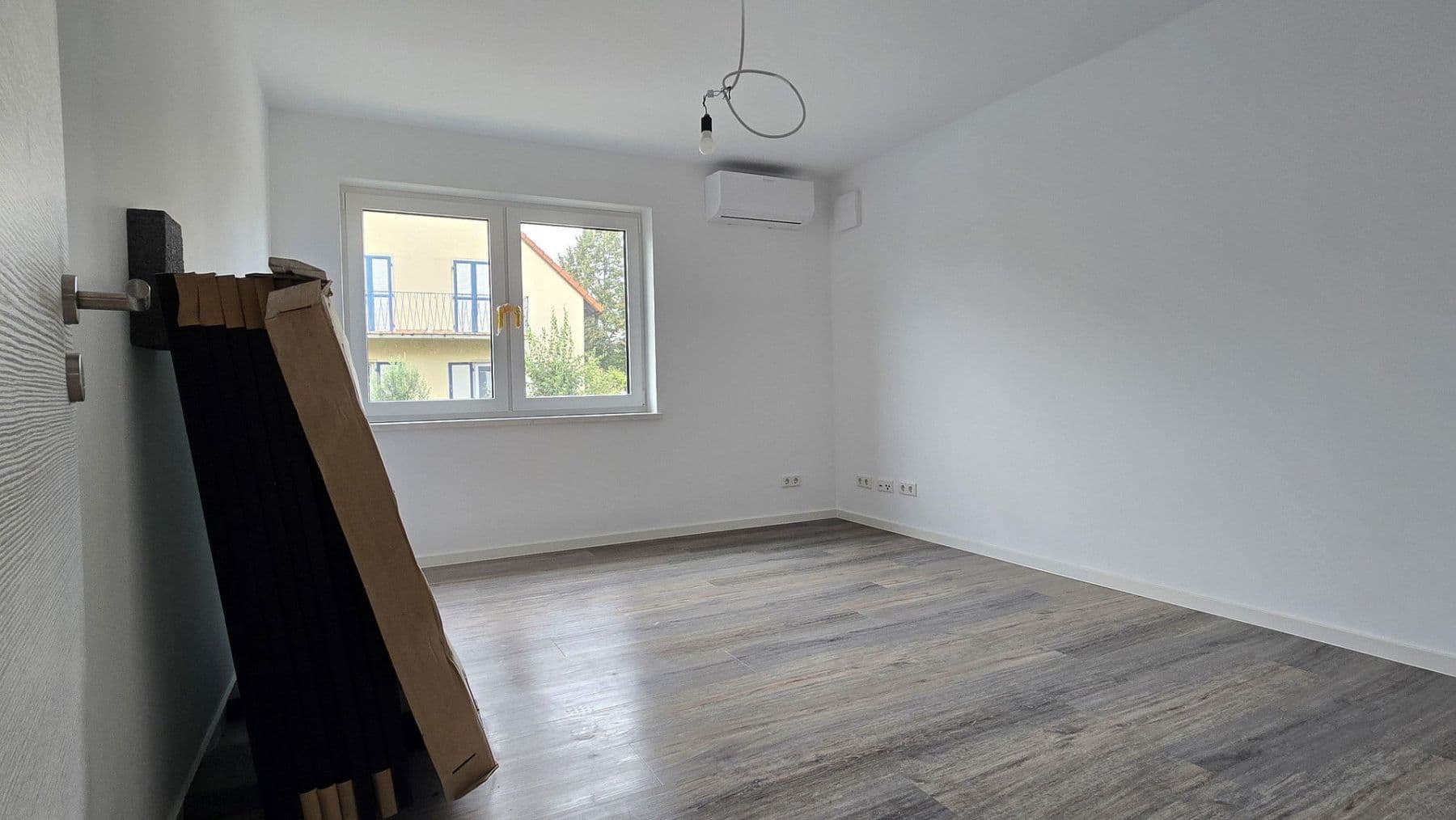 Pronájem bytu 3+kk 80 m², Römerberg, Porýní-Falc Pronájem bytu 3+kk 80 m², Römerberg, Porýní-Falc