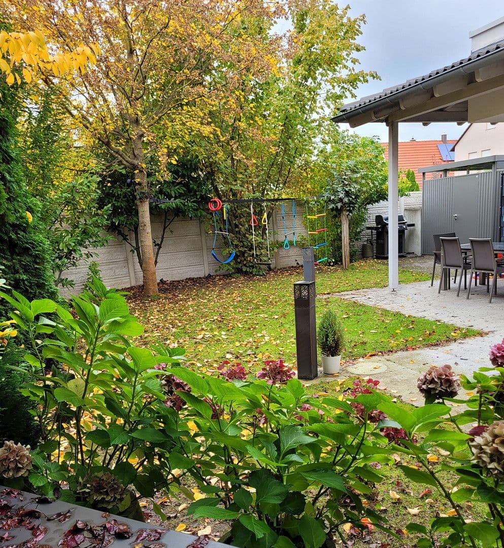 Pronájem domu 204 m², pozemek 350 m², Nürnberg, Bavorsko Pronájem domu 204 m², pozemek 350 m², Nürnberg, Bavorsko