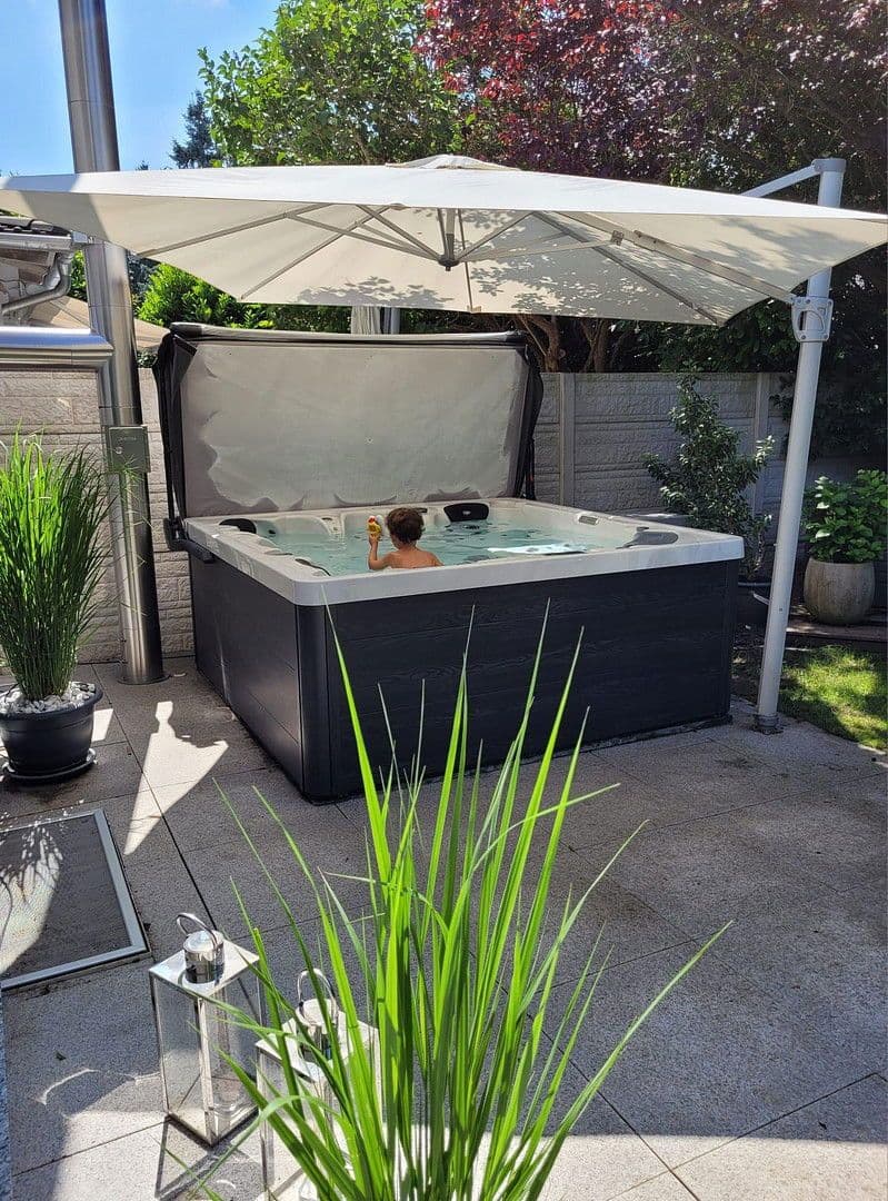 Pronájem domu 204 m², pozemek 350 m², Nürnberg, Bavorsko Pronájem domu 204 m², pozemek 350 m², Nürnberg, Bavorsko