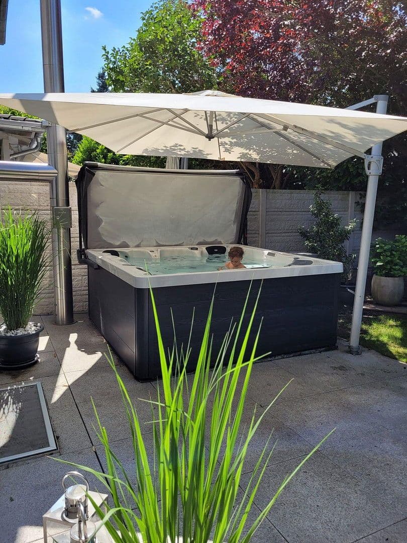 Pronájem domu 204 m², pozemek 350 m², Nürnberg, Bavorsko Pronájem domu 204 m², pozemek 350 m², Nürnberg, Bavorsko