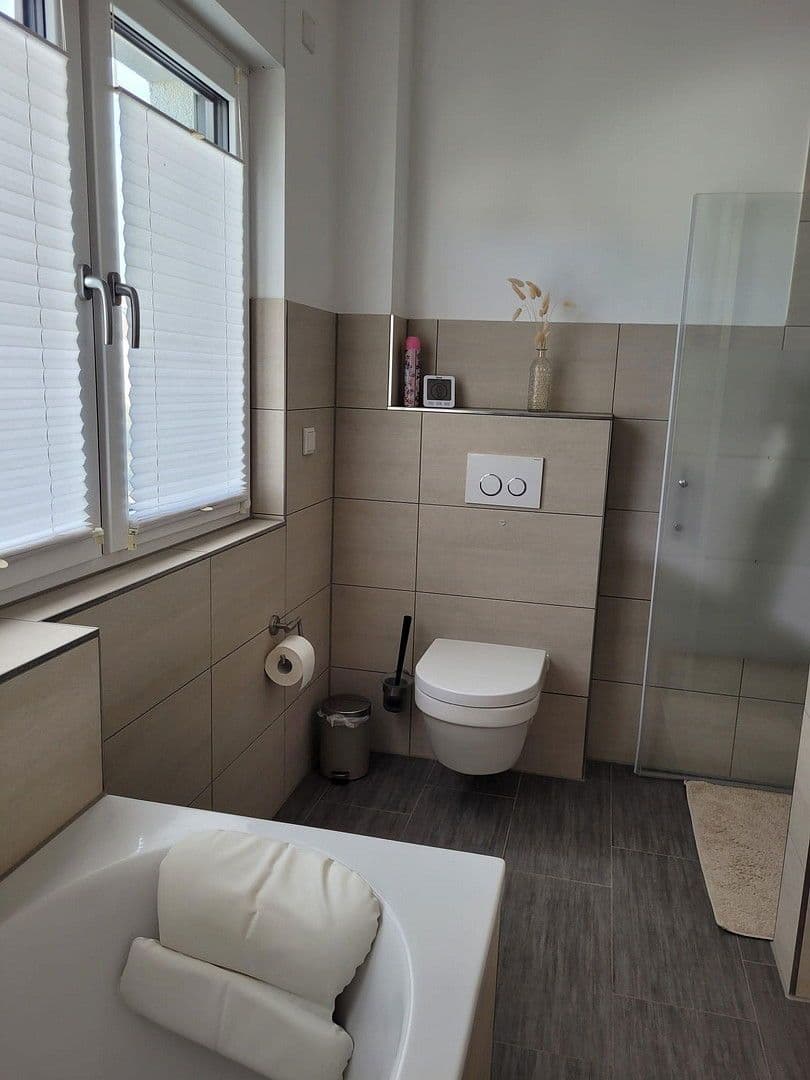 Pronájem domu 204 m², pozemek 350 m², Nürnberg, Bavorsko Pronájem domu 204 m², pozemek 350 m², Nürnberg, Bavorsko