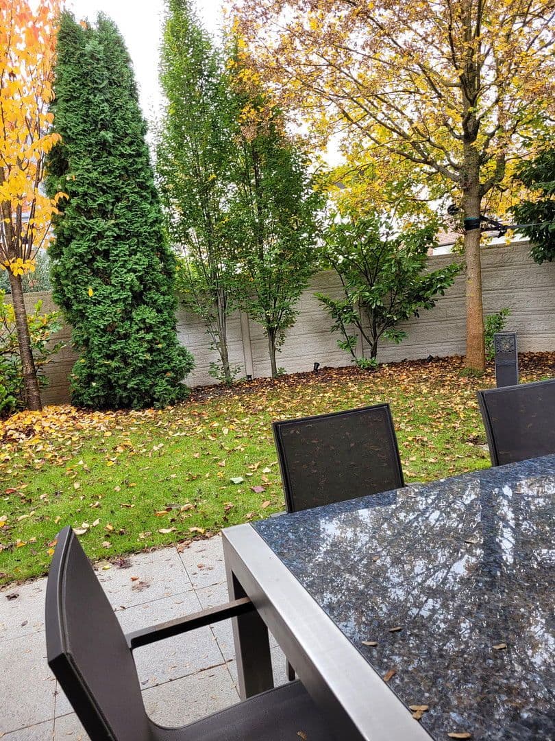 Pronájem domu 204 m², pozemek 350 m², Nürnberg, Bavorsko Pronájem domu 204 m², pozemek 350 m², Nürnberg, Bavorsko