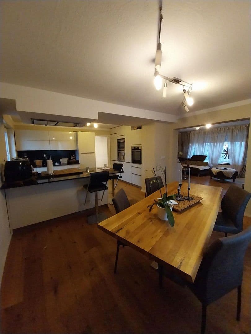 Prodej domu 120 m², pozemek 657 m², Hettenleidelheim, Porýní-Falc Prodej domu 120 m², pozemek 657 m², Hettenleidelheim, Porýní-Falc