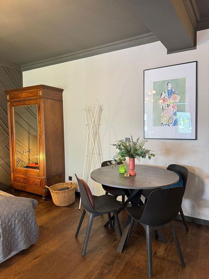 Pronájem bytu 1+1 38 m², Oberbilker Allee 39, Düsseldorf, Severní Porýní-Vestfálsko Pronájem bytu 1+1 38 m², Oberbilker Allee 39, Düsseldorf, Severní Porýní-Vestfálsko