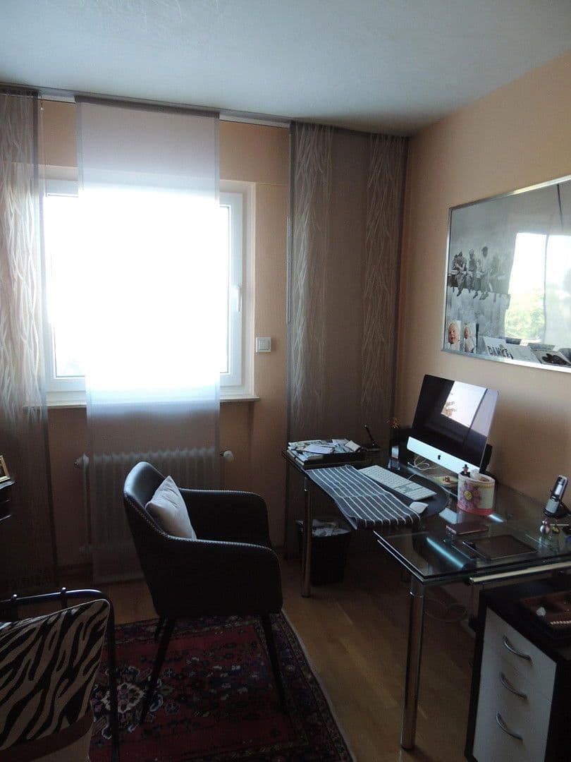 Prodej domu 211 m², pozemek 347 m², Karpfenweg 1, Rodgau, Hessen Prodej domu 211 m², pozemek 347 m², Karpfenweg 1, Rodgau, Hessen