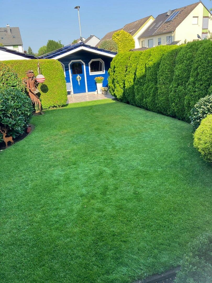 Prodej domu 211 m², pozemek 347 m², Karpfenweg 1, Rodgau, Hessen Prodej domu 211 m², pozemek 347 m², Karpfenweg 1, Rodgau, Hessen