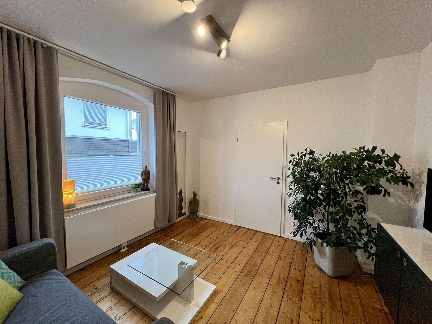 Pronájem bytu 4+1 53 m², Tannenbergstr. 15, Siegen, Severní Porýní-Vestfálsko Pronájem bytu 4+1 53 m², Tannenbergstr. 15, Siegen, Severní Porýní-Vestfálsko