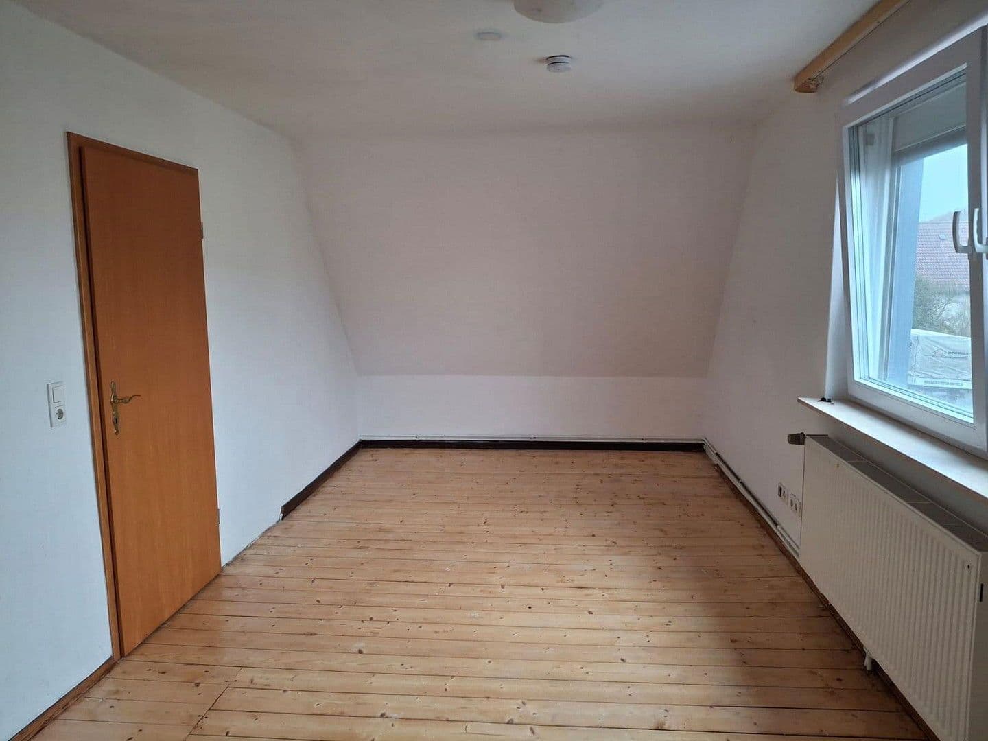 Prodej domu 115 m², pozemek 600 m², Celle, Dolní Sasko Prodej domu 115 m², pozemek 600 m², Celle, Dolní Sasko