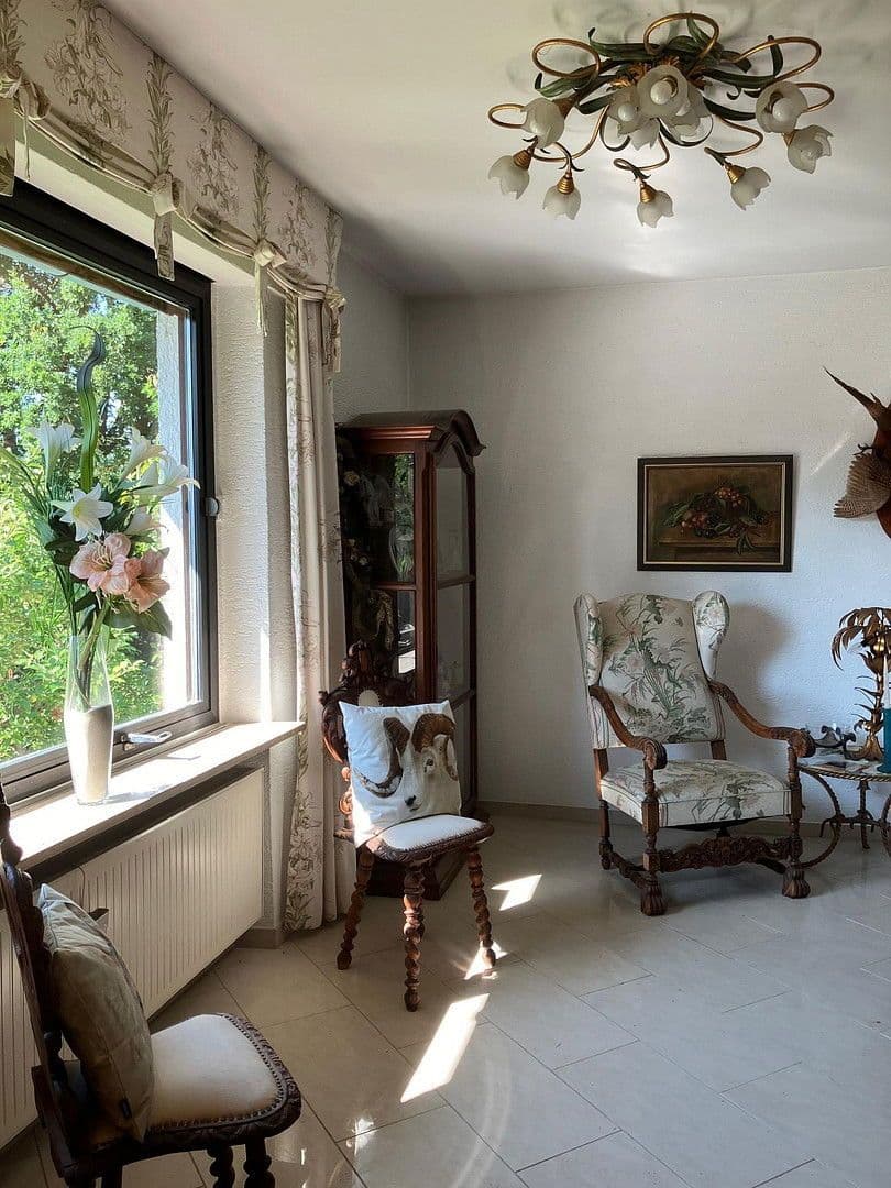 Pronájem domu 200 m², pozemek 1.100 m², Zirndorf, Bavorsko Pronájem domu 200 m², pozemek 1.100 m², Zirndorf, Bavorsko