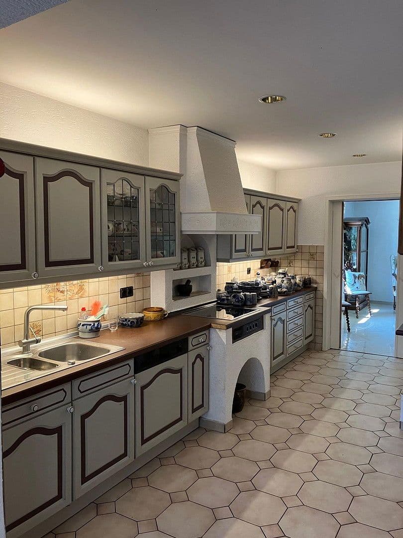 Pronájem domu 200 m², pozemek 1.100 m², Zirndorf, Bavorsko Pronájem domu 200 m², pozemek 1.100 m², Zirndorf, Bavorsko