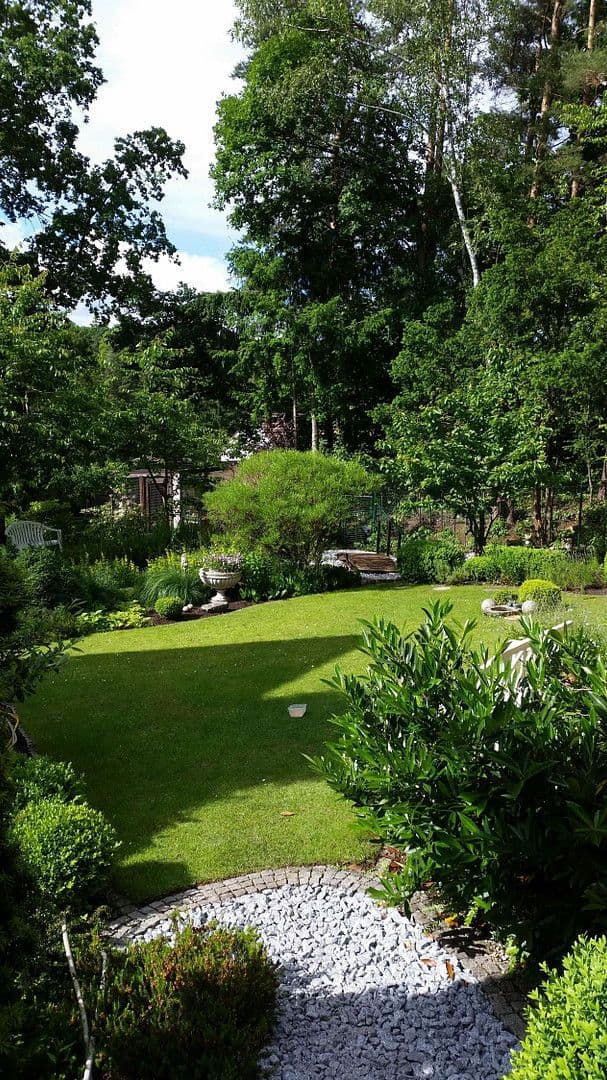 Pronájem domu 200 m², pozemek 1.100 m², Zirndorf, Bavorsko Pronájem domu 200 m², pozemek 1.100 m², Zirndorf, Bavorsko