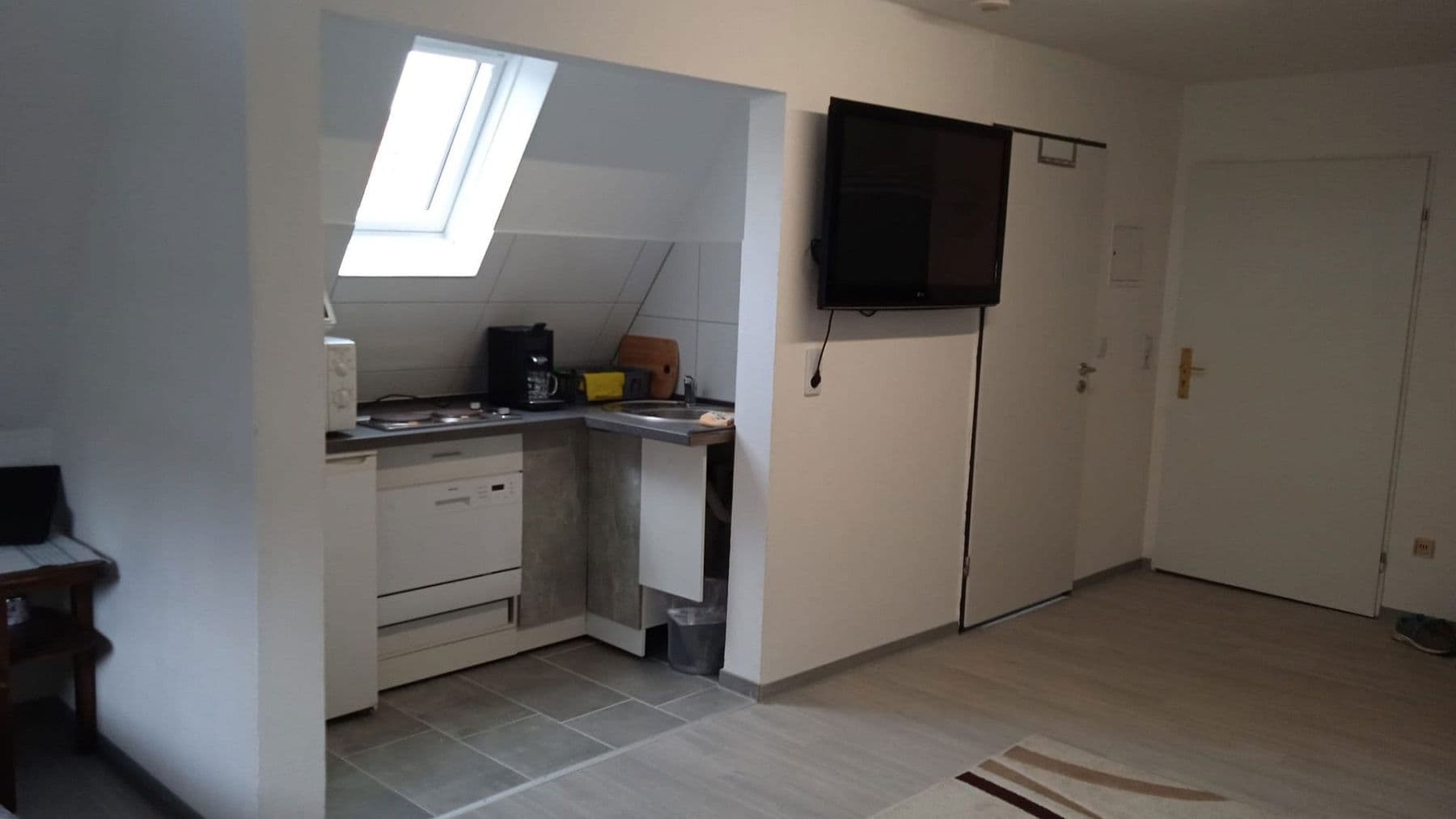 Pronájem bytu 1+1 28 m², Heidenheim an der Brenz, Bádensko-Württembersko Pronájem bytu 1+1 28 m², Heidenheim an der Brenz, Bádensko-Württembersko