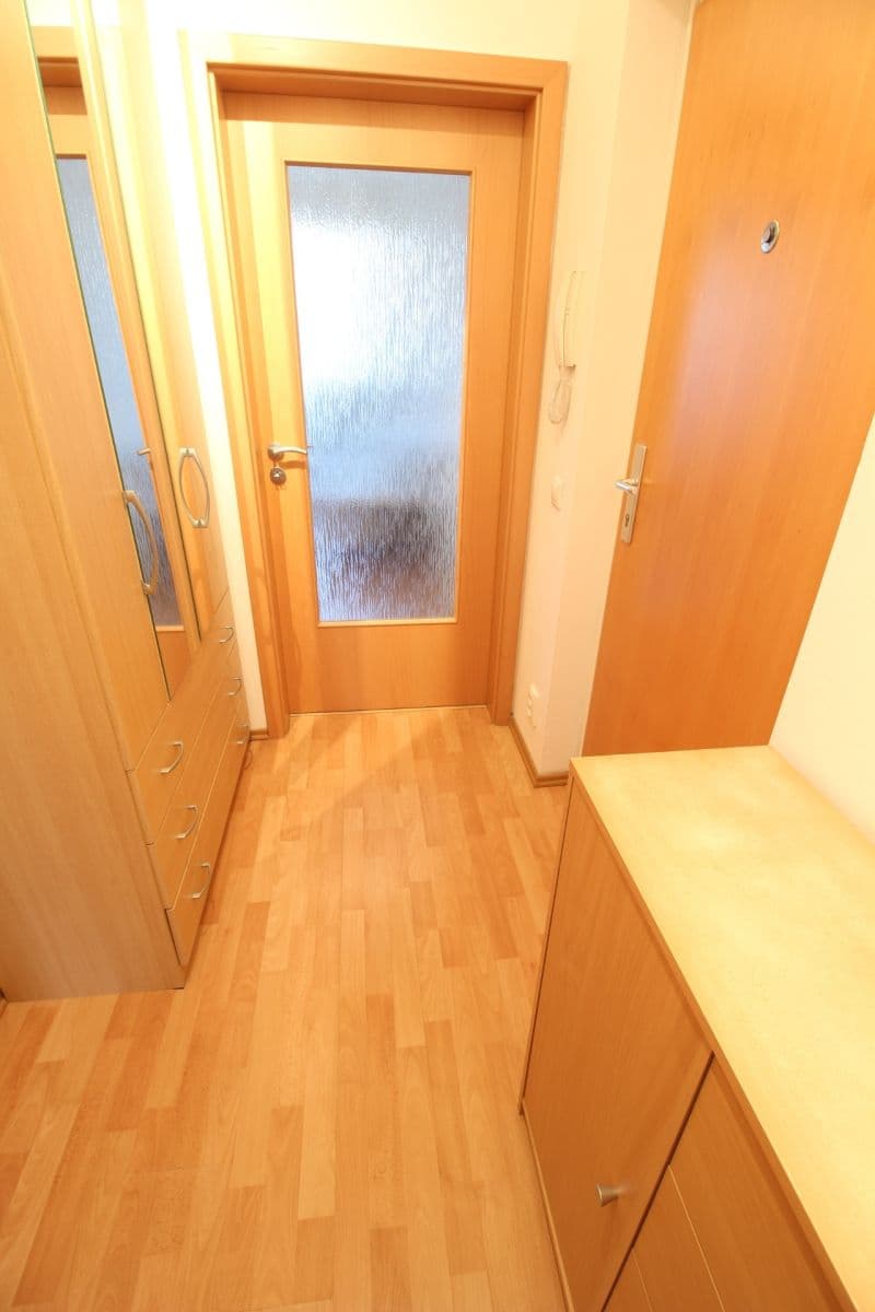 Pronájem bytu 2+kk 39 m², Václava Rady, Praha, Praha Pronájem bytu 2+kk 39 m², Václava Rady, Praha, Praha