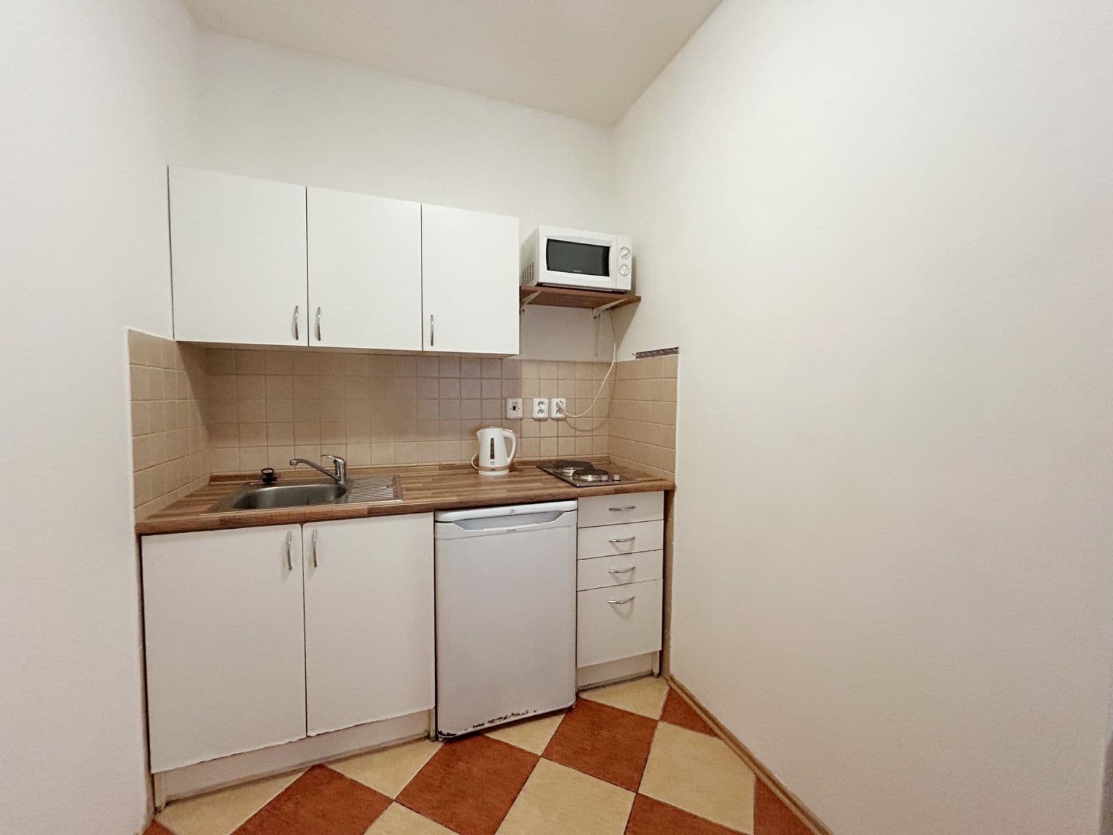 Pronájem bytu 1+kk 31 m², Novovysočanská, Praha, Praha Pronájem bytu 1+kk 31 m², Novovysočanská, Praha, Praha