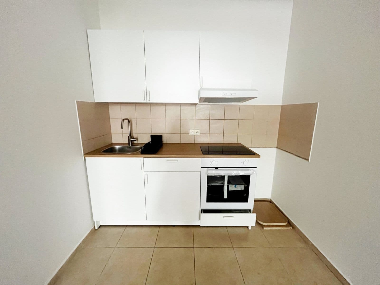 Pronájem bytu 1+kk 40 m², Otvovice, Středočeský kraj Pronájem bytu 1+kk 40 m², Otvovice, Středočeský kraj