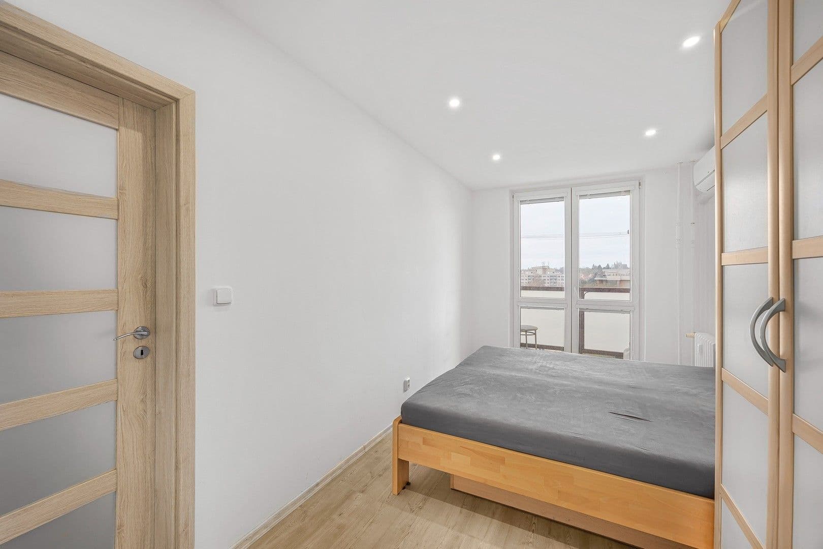 Pronájem bytu 2+kk 47 m², Pod Lipami, Praha, Praha Pronájem bytu 2+kk 47 m², Pod Lipami, Praha, Praha