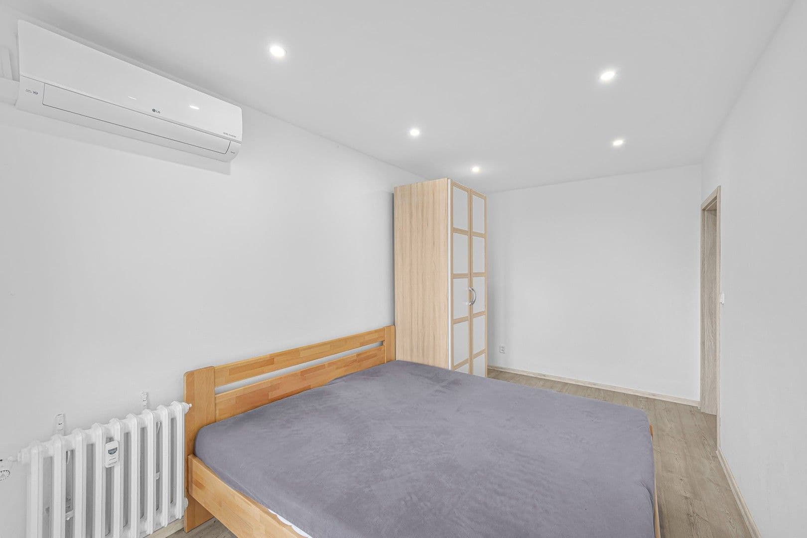 Pronájem bytu 2+kk 47 m², Pod Lipami, Praha, Praha Pronájem bytu 2+kk 47 m², Pod Lipami, Praha, Praha