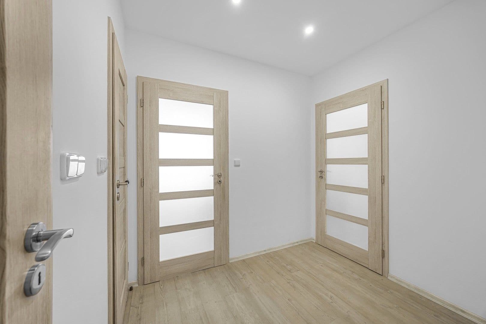 Pronájem bytu 2+kk 47 m², Pod Lipami, Praha, Praha Pronájem bytu 2+kk 47 m², Pod Lipami, Praha, Praha