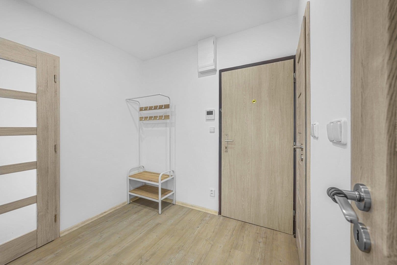 Pronájem bytu 2+kk 47 m², Pod Lipami, Praha, Praha Pronájem bytu 2+kk 47 m², Pod Lipami, Praha, Praha