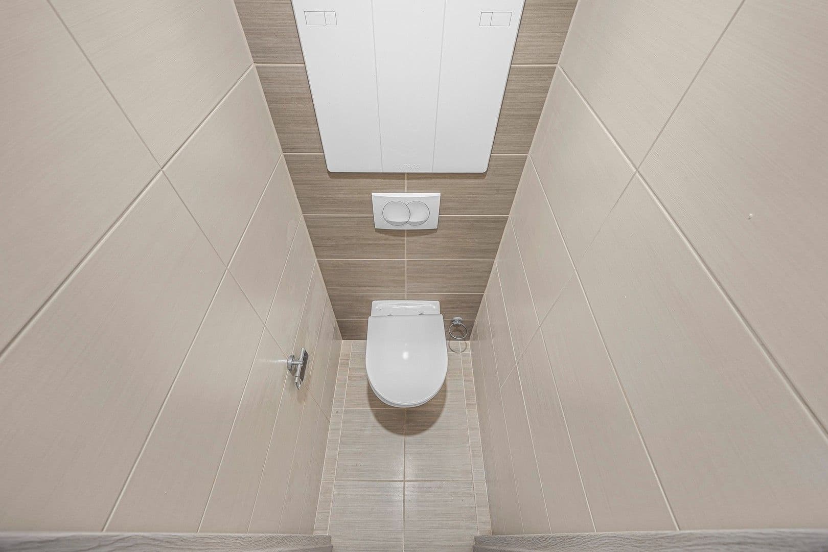 Pronájem bytu 2+kk 47 m², Pod Lipami, Praha, Praha Pronájem bytu 2+kk 47 m², Pod Lipami, Praha, Praha