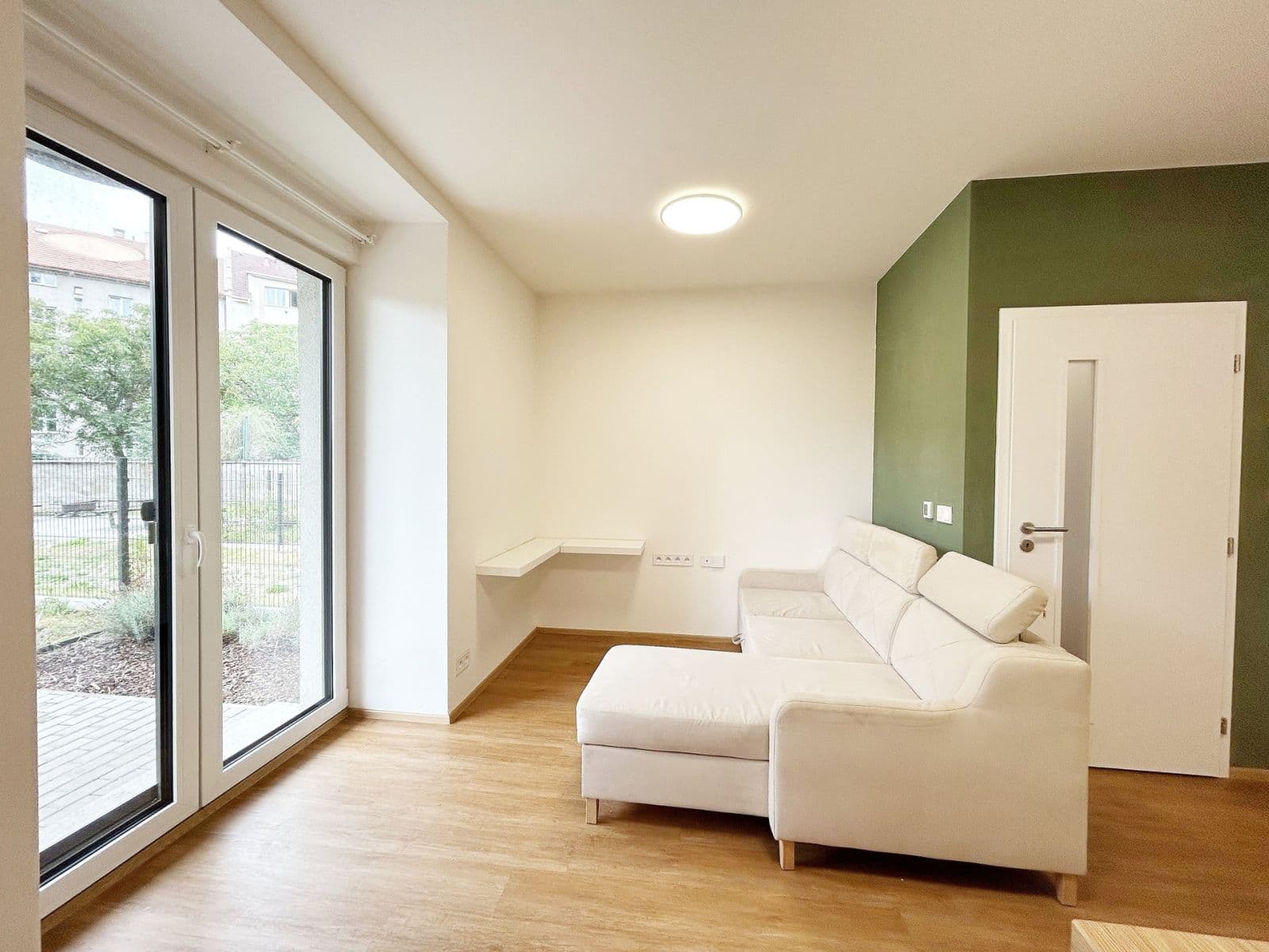 Pronájem bytu 2+kk 44 m², Zengrova, Kolín, Středočeský kraj Pronájem bytu 2+kk 44 m², Zengrova, Kolín, Středočeský kraj