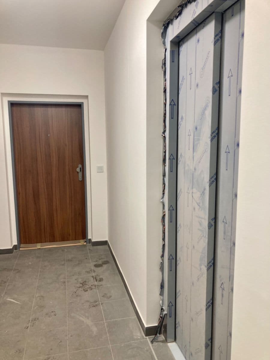 Prodej bytu 2+kk 45 m², U Továren, Praha, Praha Prodej bytu 2+kk 45 m², U Továren, Praha, Praha