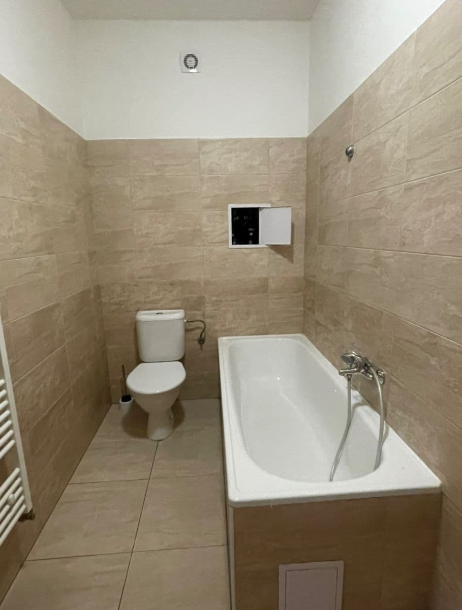 Pronájem bytu 1+kk 34 m², Otvovice, Středočeský kraj Pronájem bytu 1+kk 34 m², Otvovice, Středočeský kraj