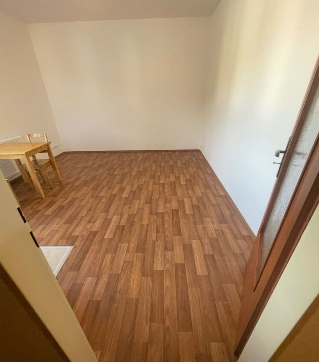 Pronájem bytu 1+kk 34 m², Otvovice, Středočeský kraj Pronájem bytu 1+kk 34 m², Otvovice, Středočeský kraj
