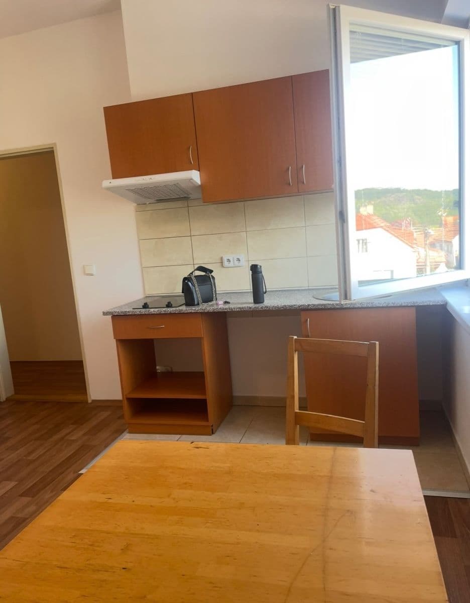 Pronájem bytu 1+kk 34 m², Otvovice, Středočeský kraj Pronájem bytu 1+kk 34 m², Otvovice, Středočeský kraj