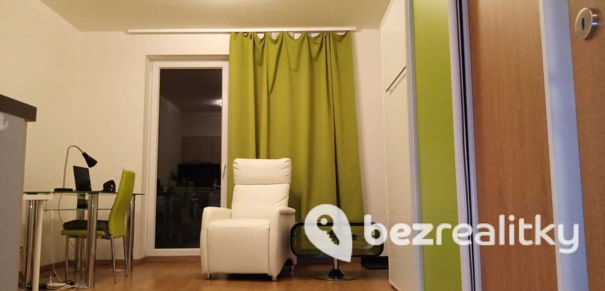 Pronájem bytu 1+kk 27 m², náměstí Bratří Jandusů, Praha, Praha Pronájem bytu 1+kk 27 m², náměstí Bratří Jandusů, Praha, Praha