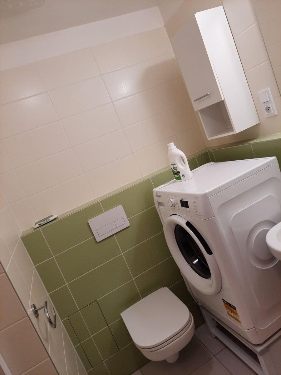 Pronájem bytu 1+kk 27 m², náměstí Bratří Jandusů, Praha, Praha Pronájem bytu 1+kk 27 m², náměstí Bratří Jandusů, Praha, Praha