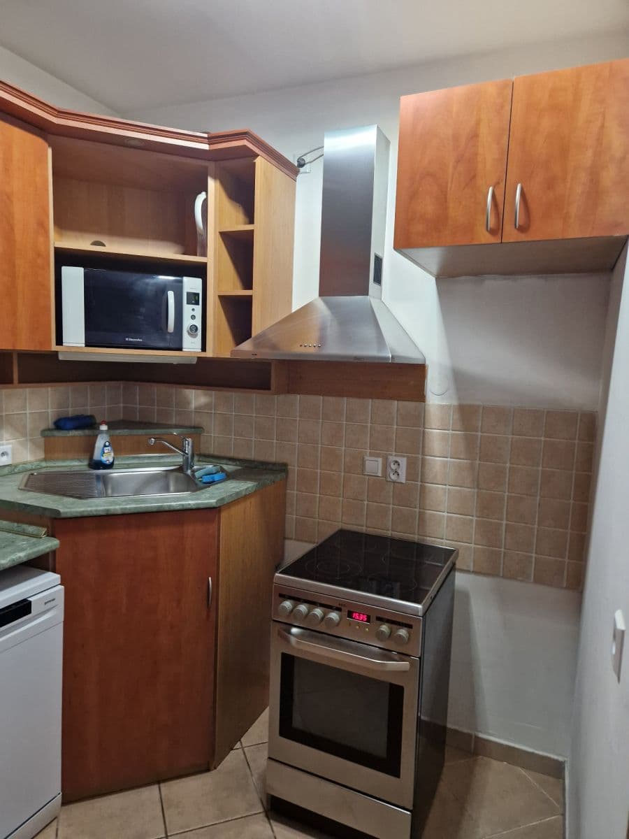 Pronájem bytu 2+kk 56 m², Pelušková, Praha, Praha Pronájem bytu 2+kk 56 m², Pelušková, Praha, Praha