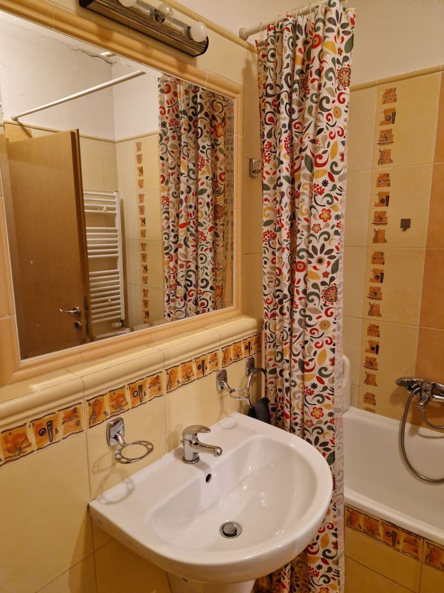 Pronájem bytu 2+kk 56 m², Pelušková, Praha, Praha Pronájem bytu 2+kk 56 m², Pelušková, Praha, Praha