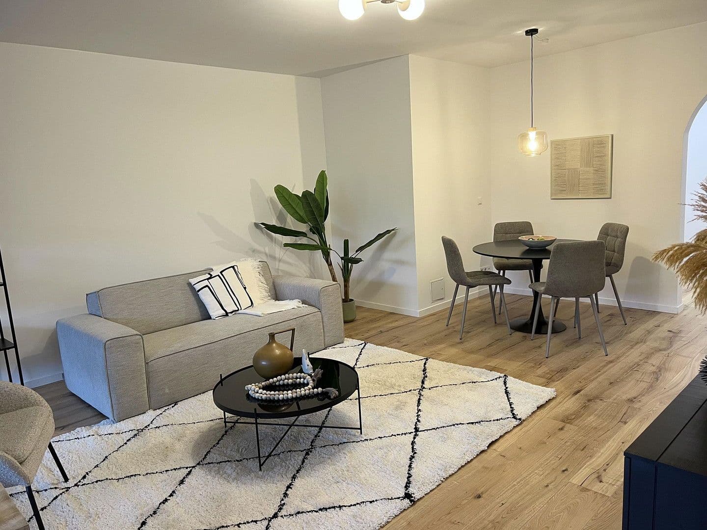 Prodej bytu 3+1 84 m², Meerbusch, Severní Porýní-Vestfálsko Prodej bytu 3+1 84 m², Meerbusch, Severní Porýní-Vestfálsko