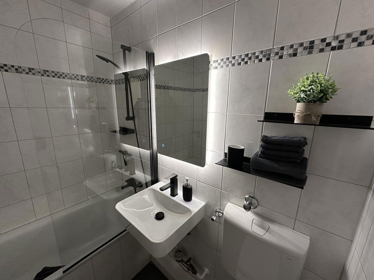 Pronájem bytu 1+1 30 m², Rudolfstr. 1, Planegg, Bavorsko Pronájem bytu 1+1 30 m², Rudolfstr. 1, Planegg, Bavorsko