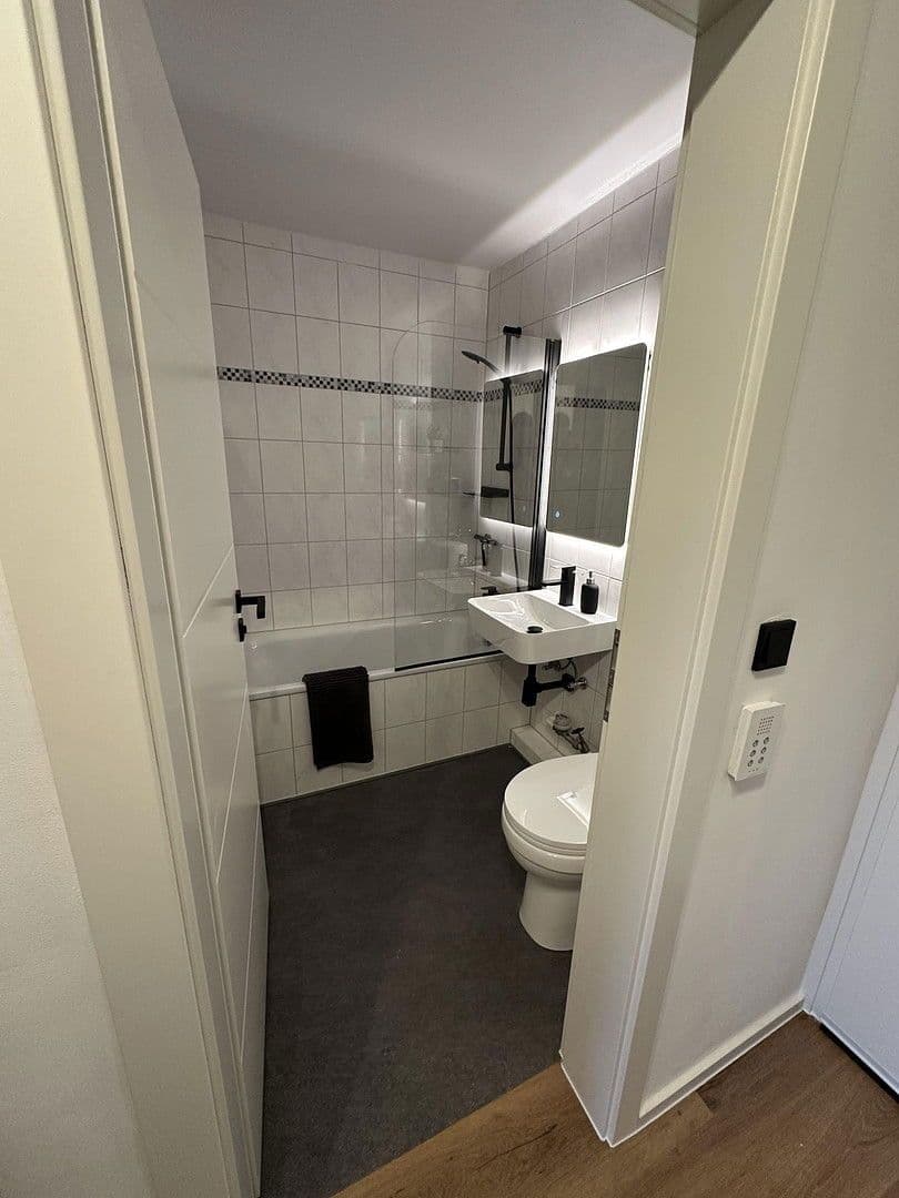 Pronájem bytu 1+1 30 m², Rudolfstr. 1, Planegg, Bavorsko Pronájem bytu 1+1 30 m², Rudolfstr. 1, Planegg, Bavorsko