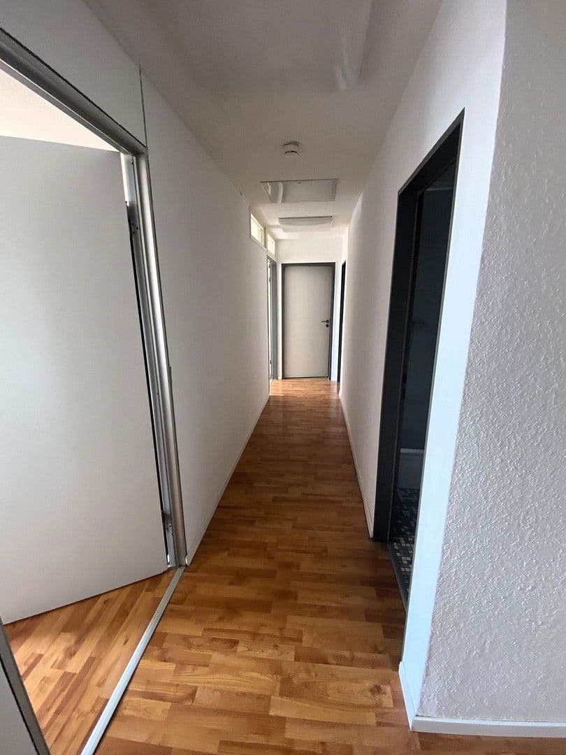 Pronájem bytu 4+1 102 m², Allee 40, Heilbronn, Bádensko-Württembersko Pronájem bytu 4+1 102 m², Allee 40, Heilbronn, Bádensko-Württembersko
