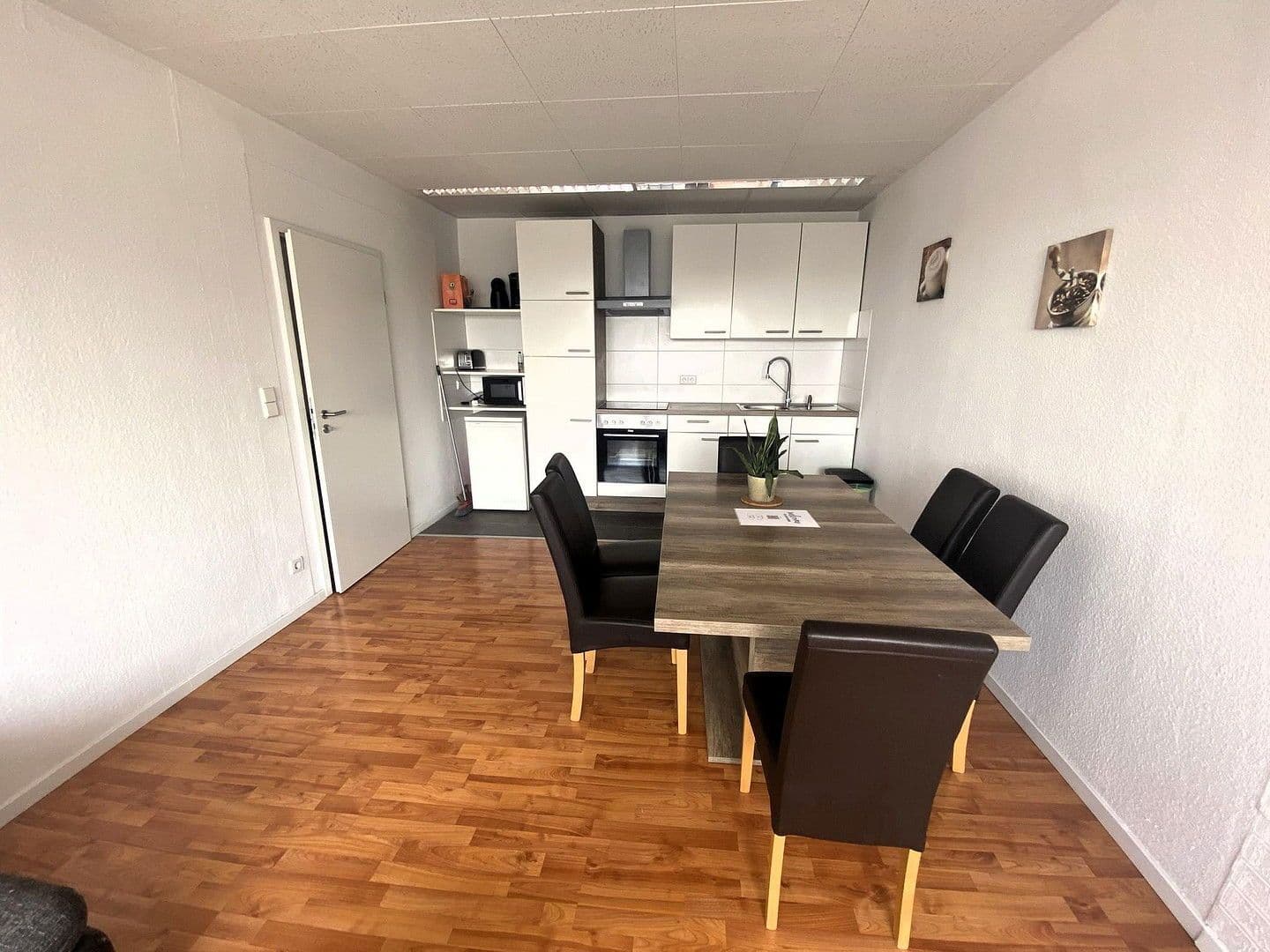 Pronájem bytu 4+1 102 m², Allee 40, Heilbronn, Bádensko-Württembersko Pronájem bytu 4+1 102 m², Allee 40, Heilbronn, Bádensko-Württembersko