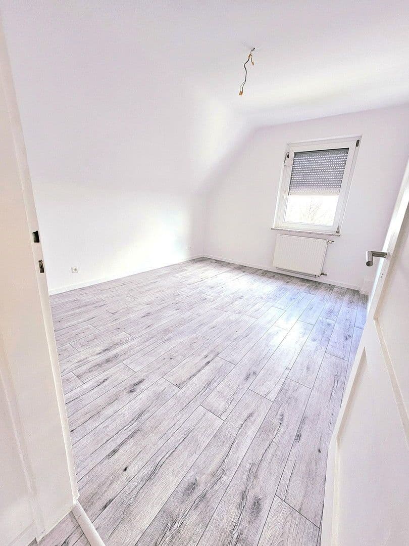 Pronájem bytu 4+1 85 m², Obereisesheimerstraße 21, Heilbronn Neckargartach, Bádensko-Württembersko Pronájem bytu 4+1 85 m², Obereisesheimerstraße 21, Heilbronn Neckargartach, Bádensko-Württembersko